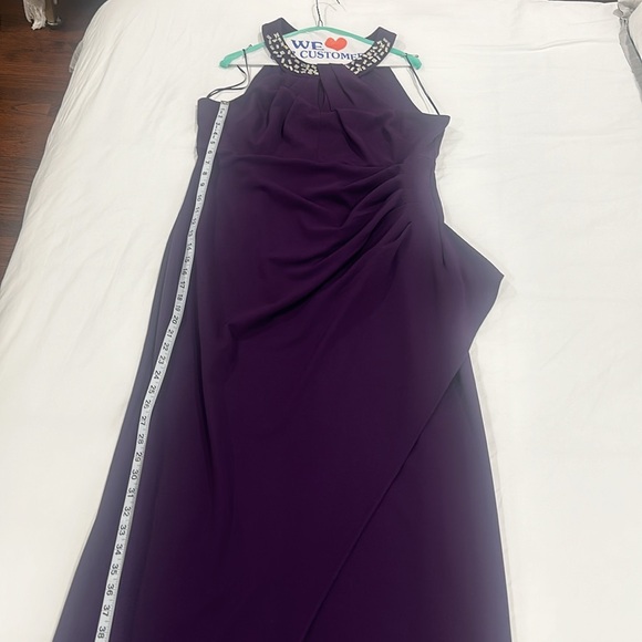 EUC |Lovely long dress!  Execellent holiday or formal dress. COMFORTABLE - Picture 4 of 11